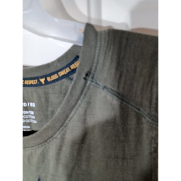 Boys Green Under Armour Tank Top Bull Head In The Center Has Holes XL - Picture 16 of 16